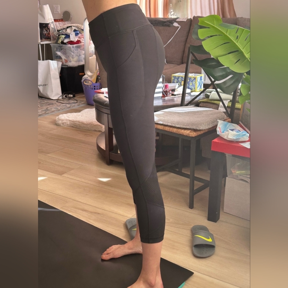Lululemon Athletica - Picture 4 of 12